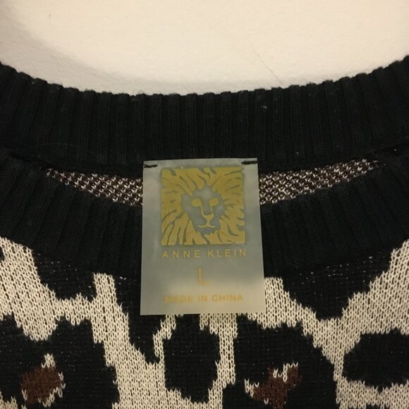 Leopard Print Cotton Knit Short Sleeve Sweater - Picture 5 of 11